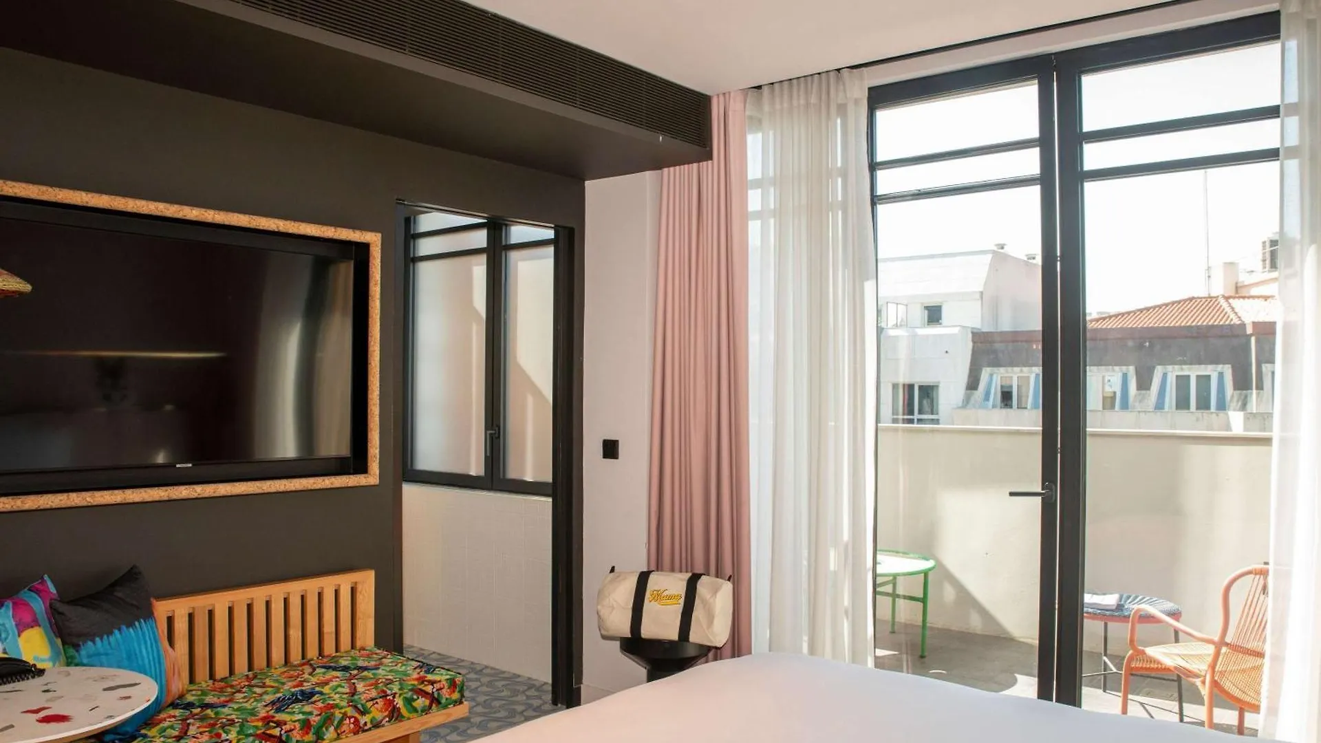 Hotel Mama Shelter Lisboa 3*,  Portugal