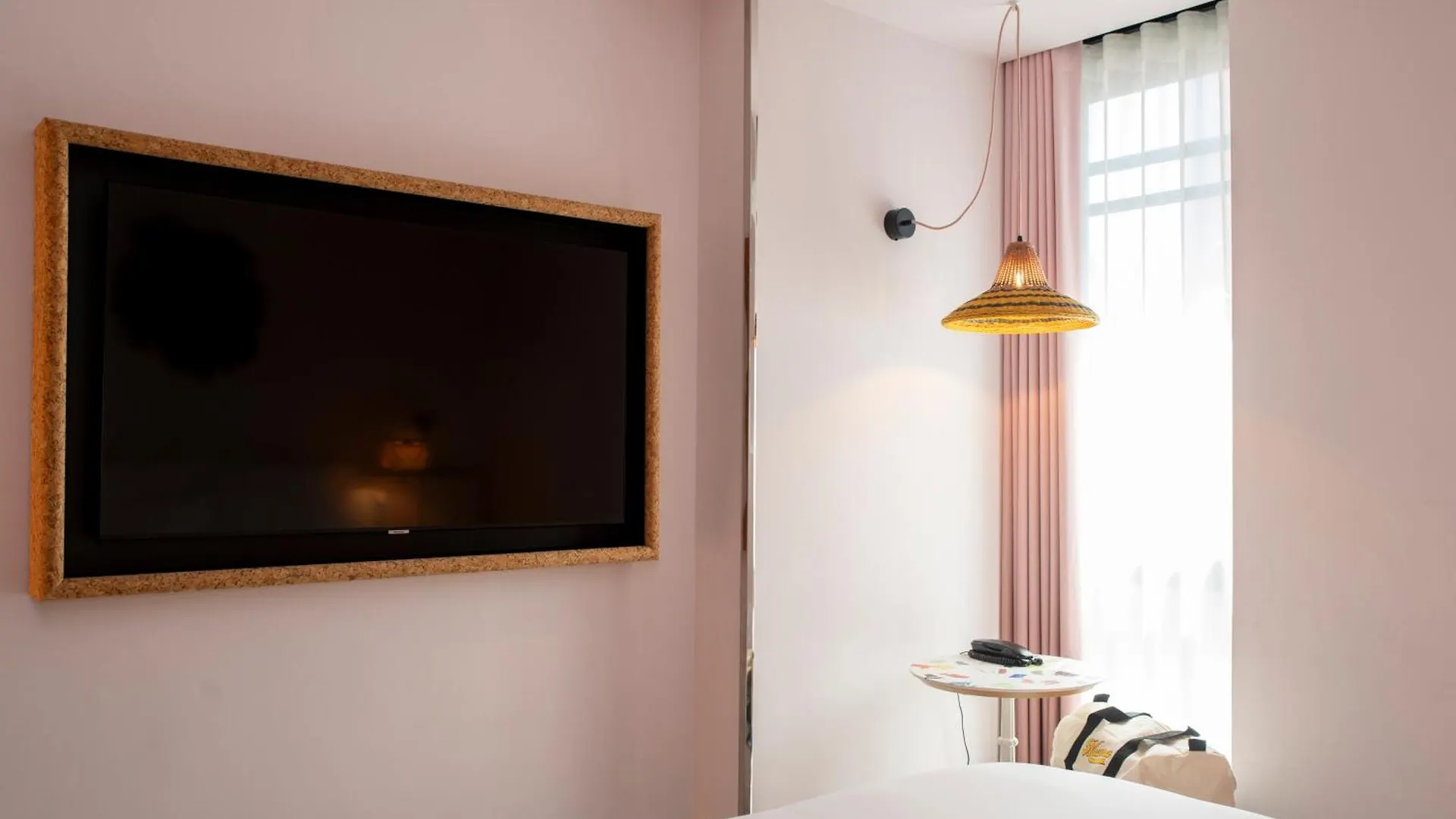Hotel Mama Shelter Lisboa 3*,